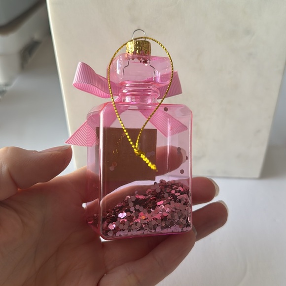 *NEW* HOLIDAY PINK GLITTERED PERFUME BOTTLE ORNAMENT - Picture 3 of 3